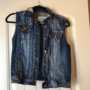 Day trip M distressed sleeveless jean jacket